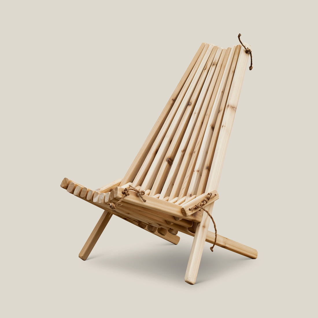 En moderne hagestol som ligner på Ecochair eller Kentucky Stick Chair